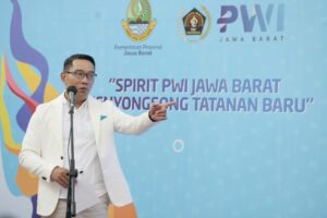 Lantik Pengurus PWI Jabar, Ridwan Kamil: PWI Harus Juara